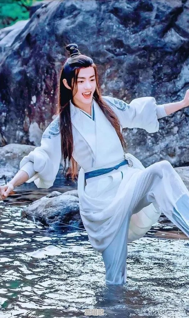我给女生说我想听你唱歌,开始她给我唱了一首,后来我说还想听她就不干了,还说你又不是我男朋友 我给女生说我想听你唱歌,开始她给我唱了一首,后来我说还想听她就不干了,还说你又不是我男朋友 - 爱唱歌