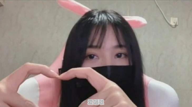 女子直播时,不小心露出真面目还不知情 ,仍自称是颜值主播,对此你怎么看 女子直播时,不小心露出真面目还不知情 ,仍自称是颜值主播,对此你怎么看 - 爱唱歌