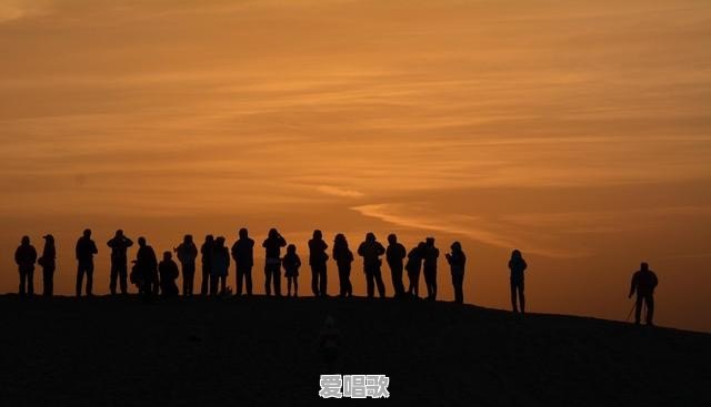 顶天立地网红歌手是谁 顶天立地网红歌手是谁 - 爱唱歌