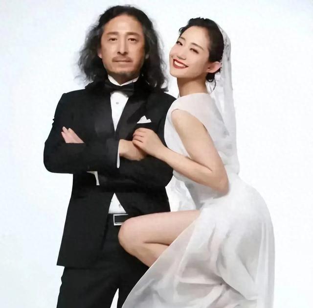 新娘全裸海报迎宾!网红千惠刷流无底线!网友直言:这老公真大方