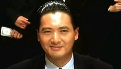 周润发，我们小马哥的年代照片集，帅的没办法，满满都是回忆！