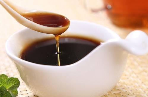 秋梨膏可以用开水冲吗 用低于六十度的温水冲服 秋梨膏可以用开水冲吗 用低于六十度的温水冲服