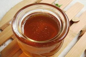 秋梨膏可以用开水冲吗 用低于六十度的温水冲服 秋梨膏可以用开水冲吗 用低于六十度的温水冲服